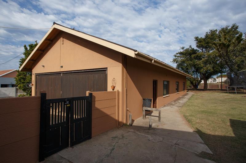 5 Bedroom Property for Sale in Mossel Bay Central Western Cape